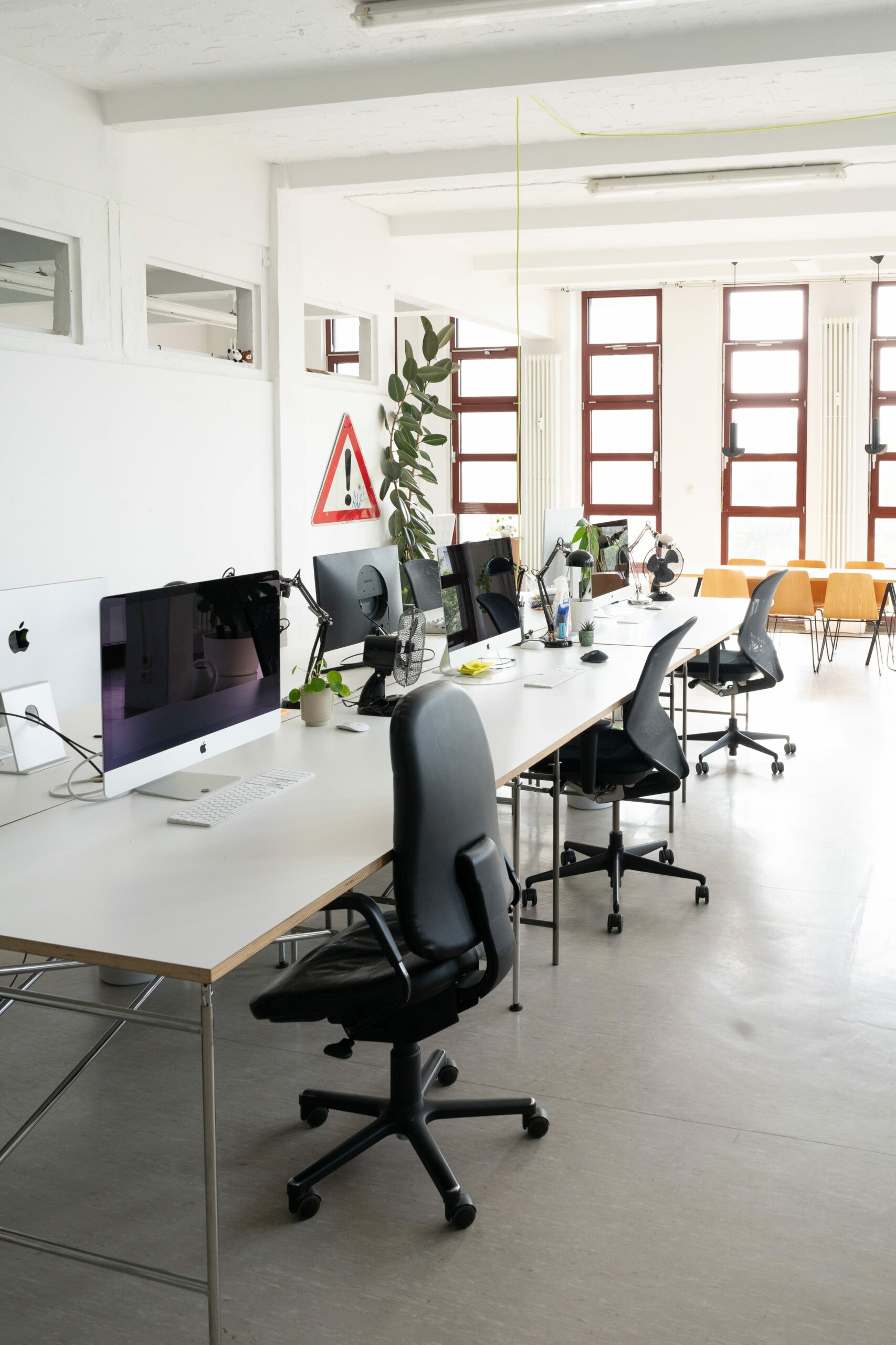 Monospace office interior design photo